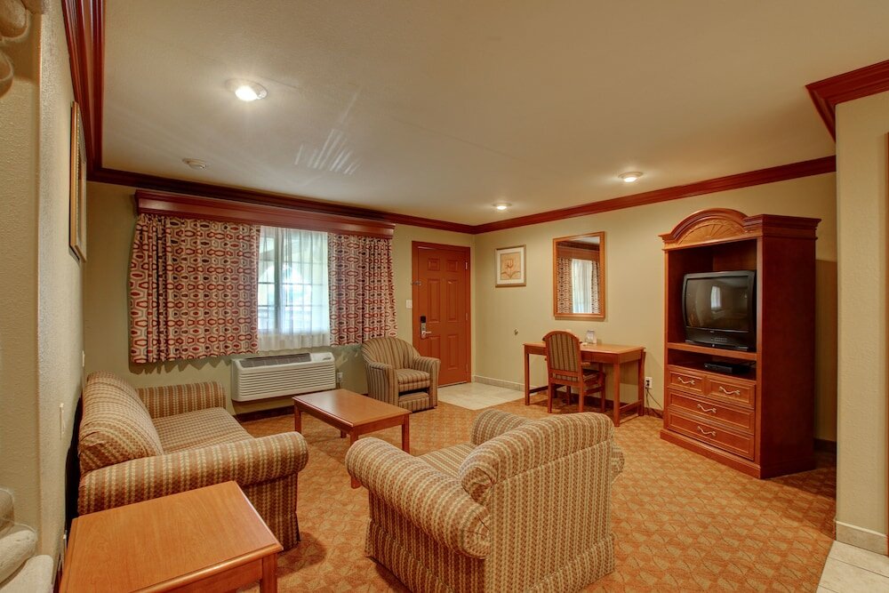 Фото Thunderbird Lodge in Riverside