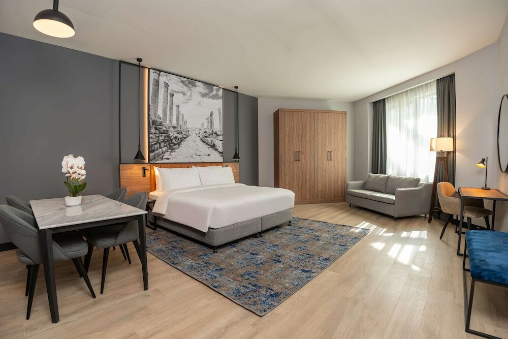 Фото Radisson Blu Hotel, Amman Galleria Mall