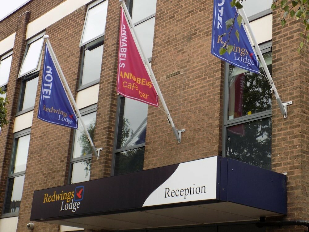 Фото Redwings Lodge Wolverhampton
