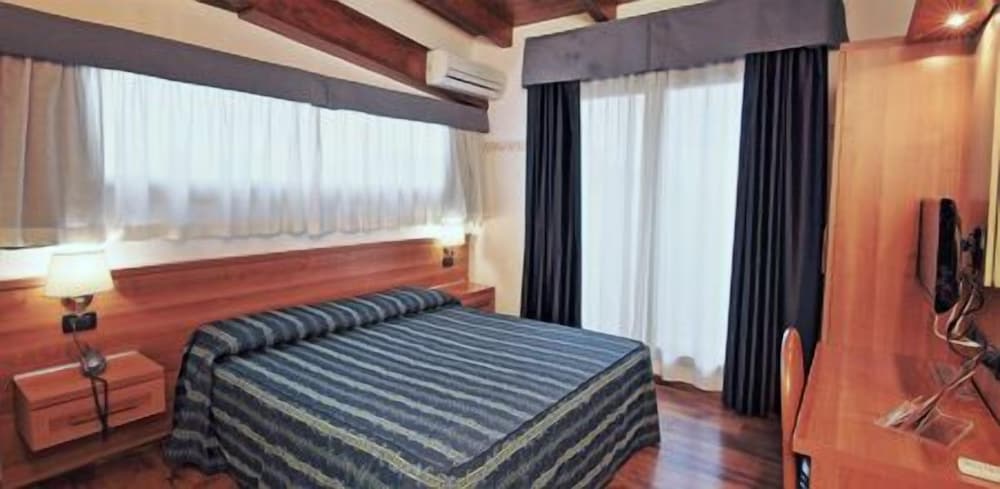 Фото Hotel Aurora