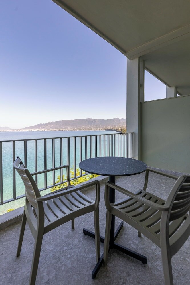 Фото Messinian Bay Hotel