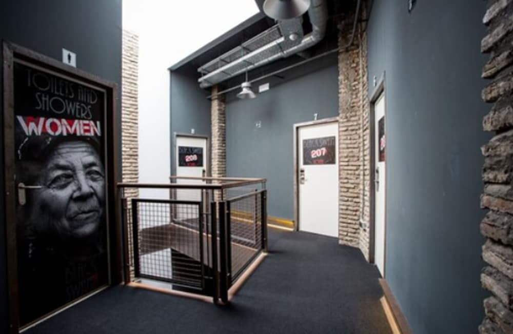 Фото Black Swan Hostel Sevilla