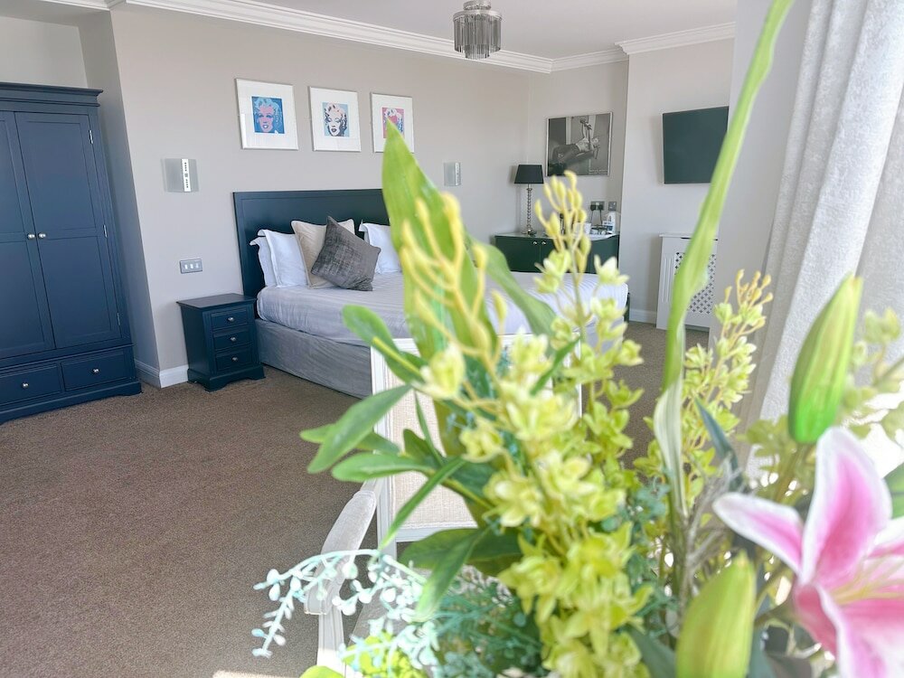 Фото Legends Hotel Brighton