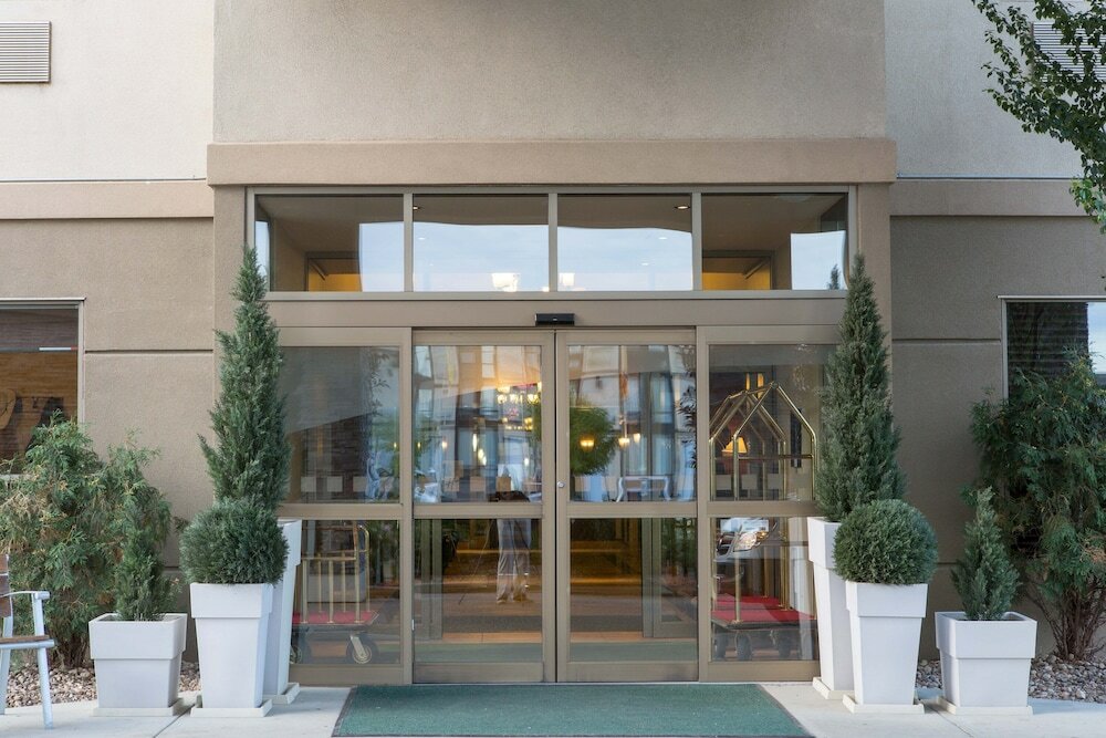 Фото Holiday Inn Hotel & Suites Lloydminster