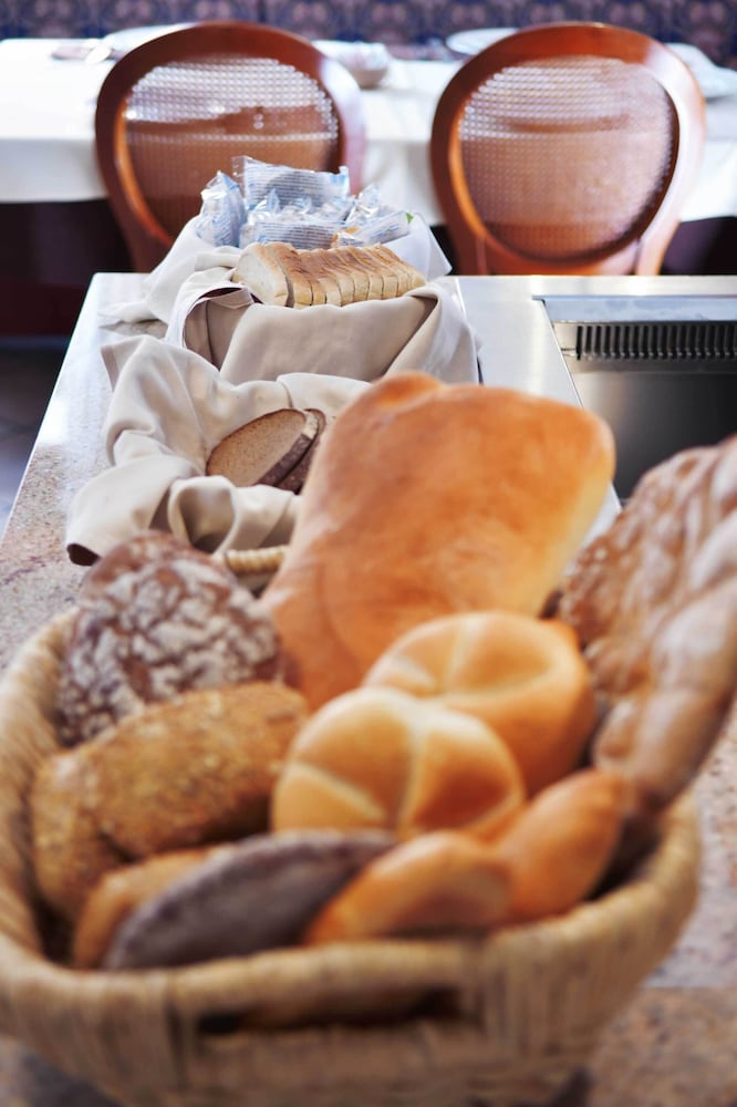 Фото Central Hotel