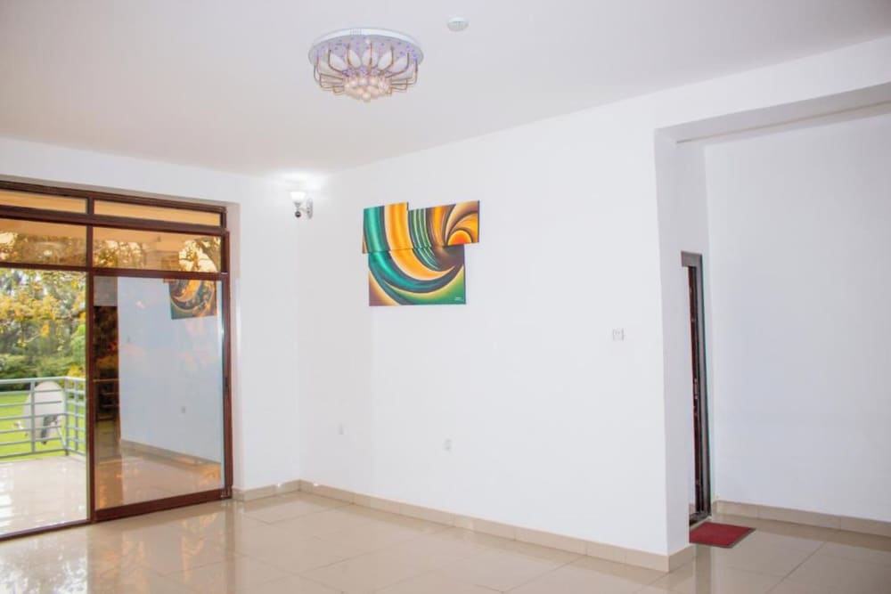 Фото Good News Guesthouse