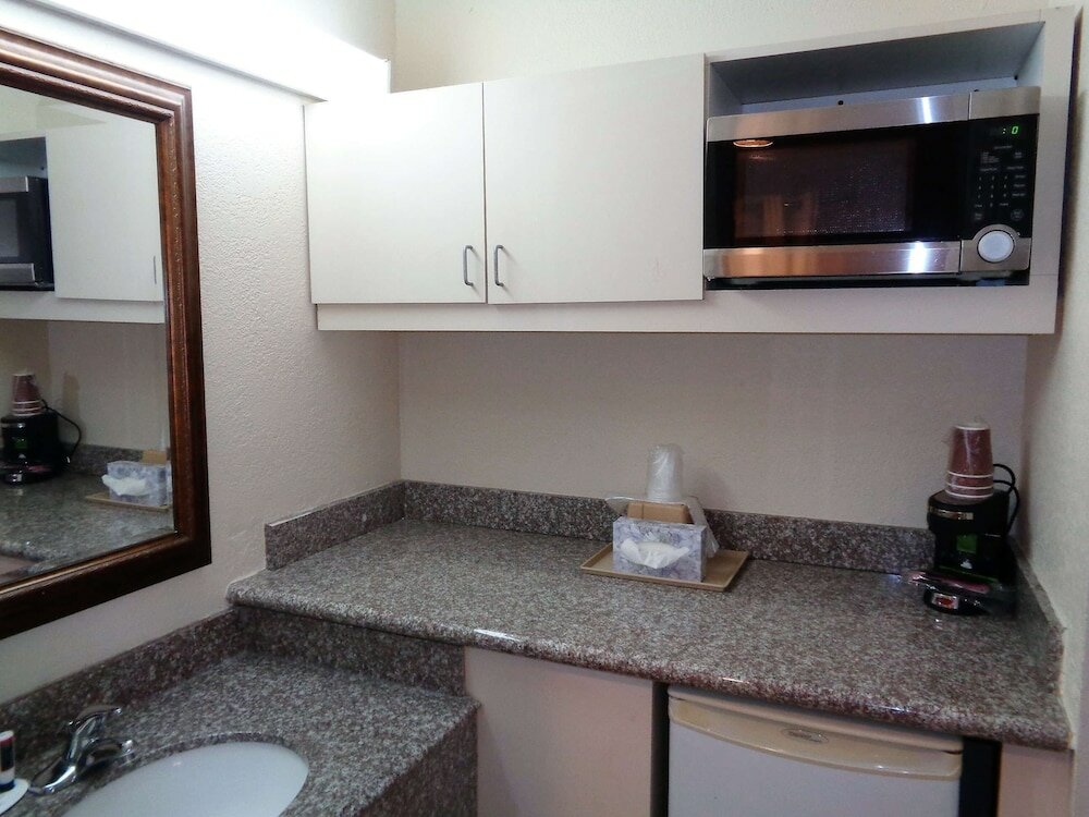 Фото Super 8 by Wyndham Gulfport Biloxi Airport