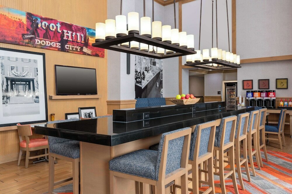 Фото Hampton Inn & Suites Dodge City