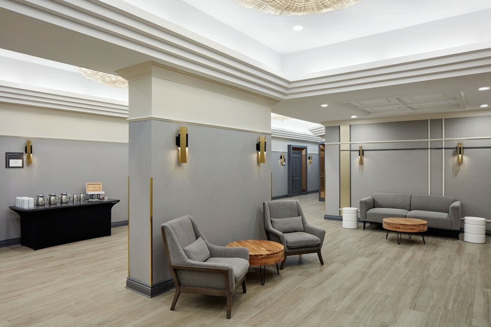 Фото Delta Hotels by Marriott London Armouries