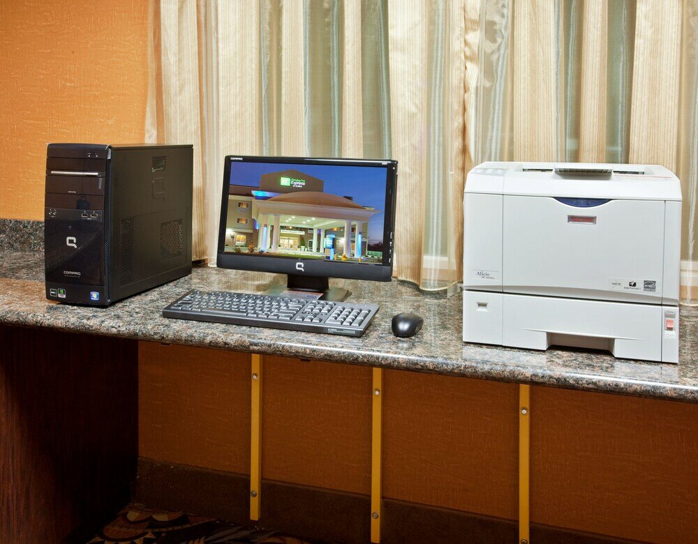 Фото Holiday Inn Express & Suites Sacramento Ne Cal Expo