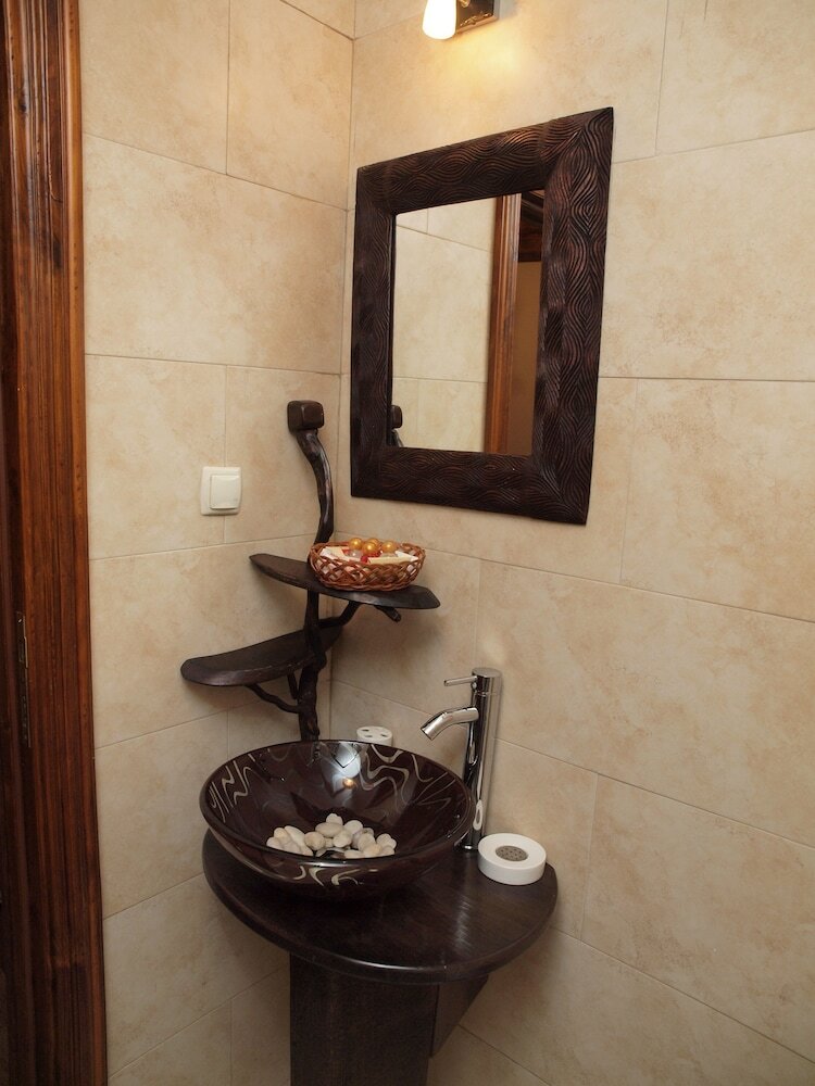 Фото Momini Dvori Boutique Hotel