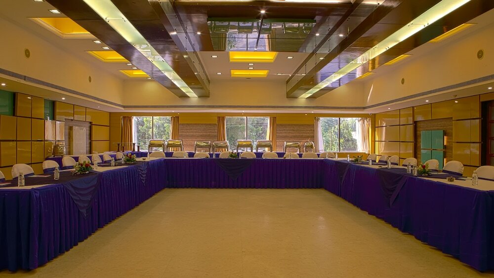 Фото Gemini Continental Lucknow