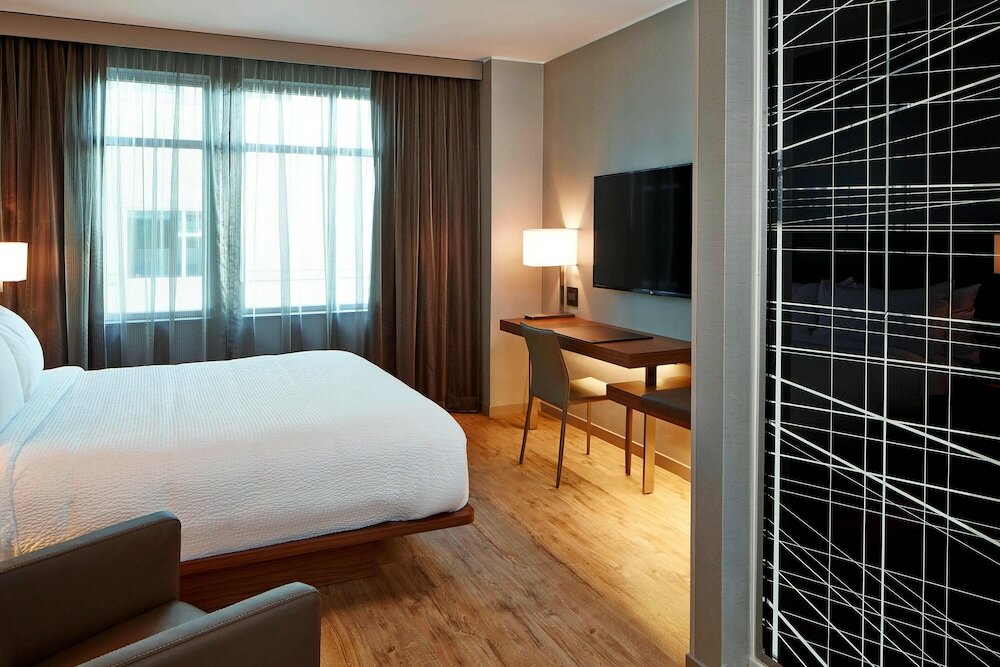 Фото Ac Hotel by Marriott Portland Downtown