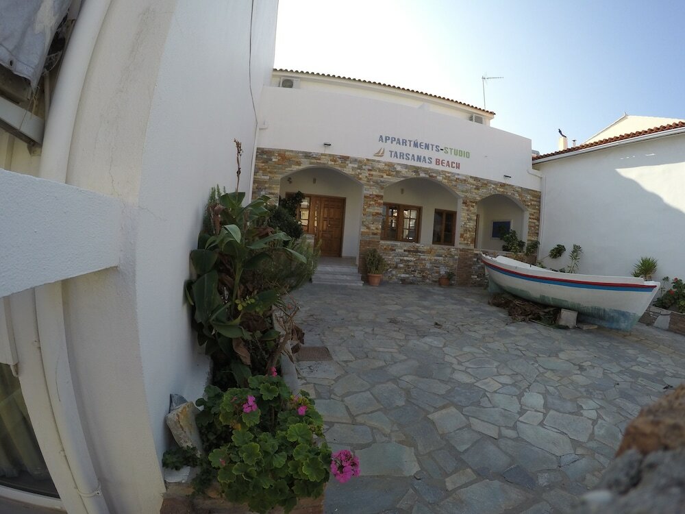 Фото Tarsanas Apartments