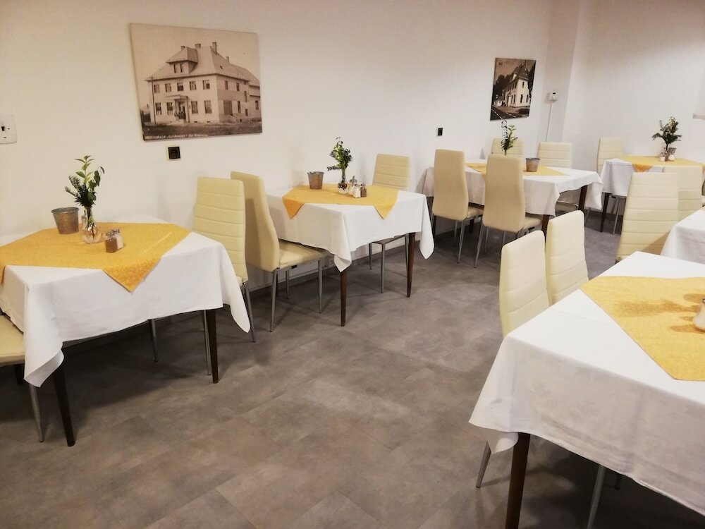 Фото Hotel Svornost