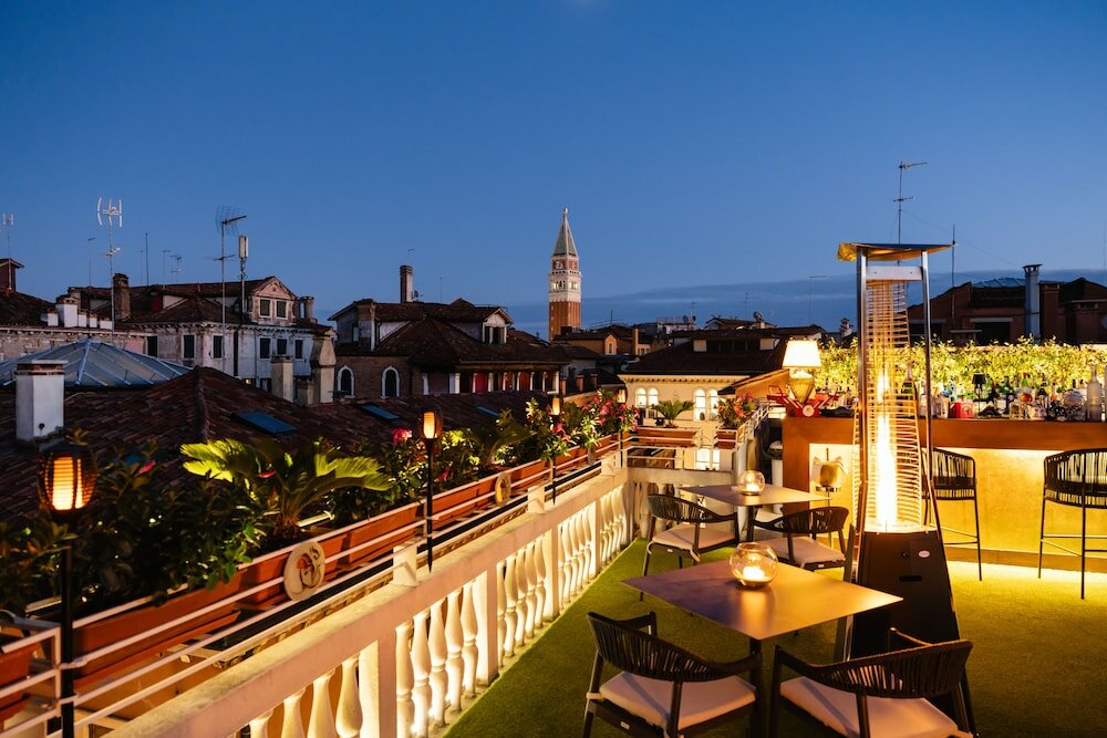 Фото Hotel A La Commedia