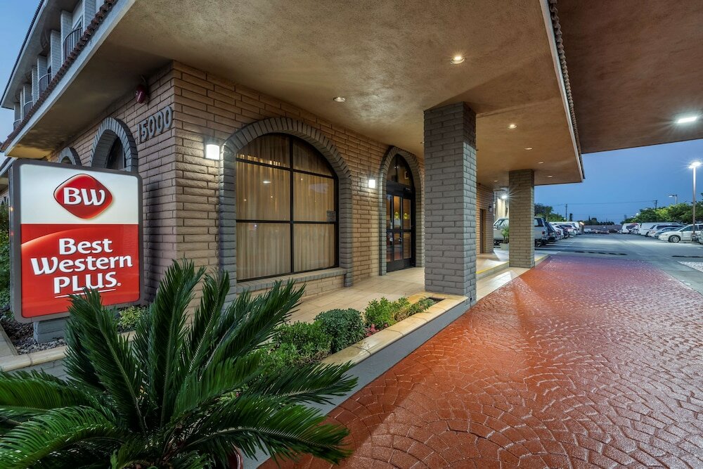 Фото Best Western Plus South Bay Hotel