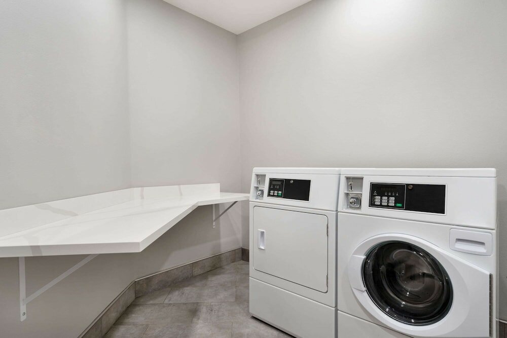 Фото La Quinta Inn & Suites by Wyndham Springfield