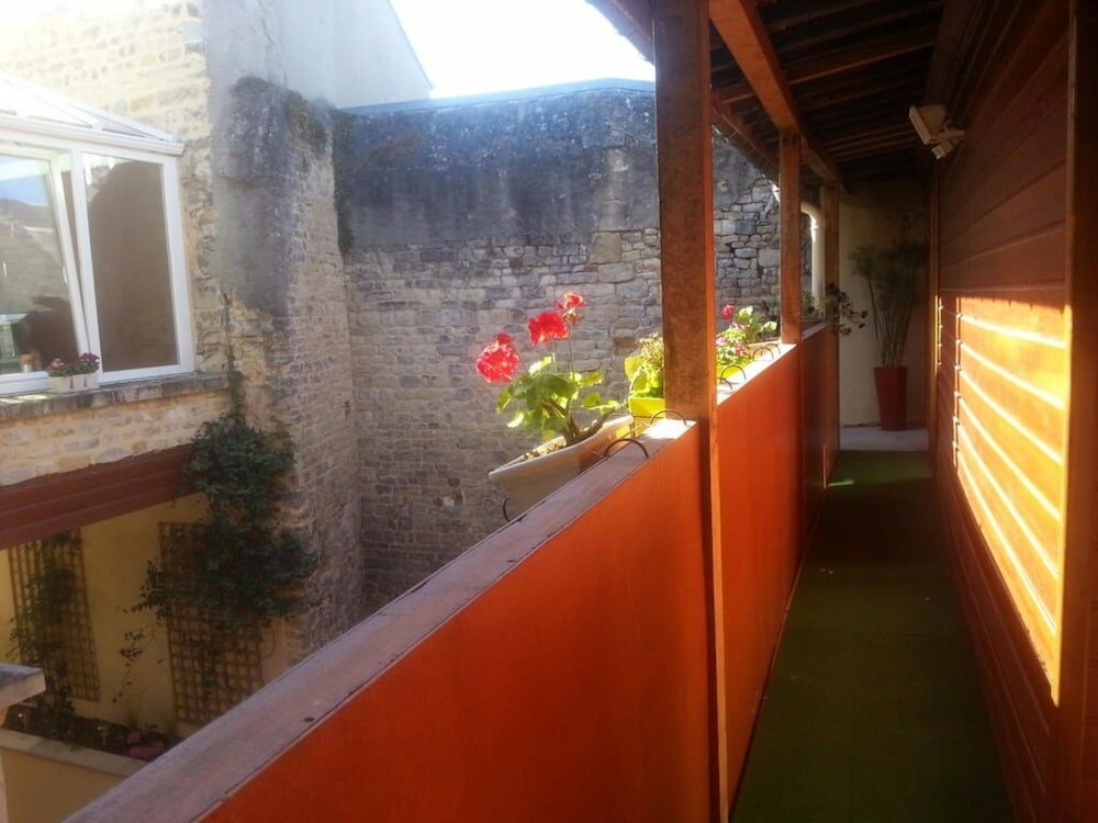 Фото Logis de Saint-Jean