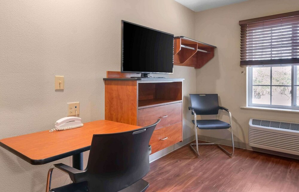 Фото WoodSpring Suites Kansas City South