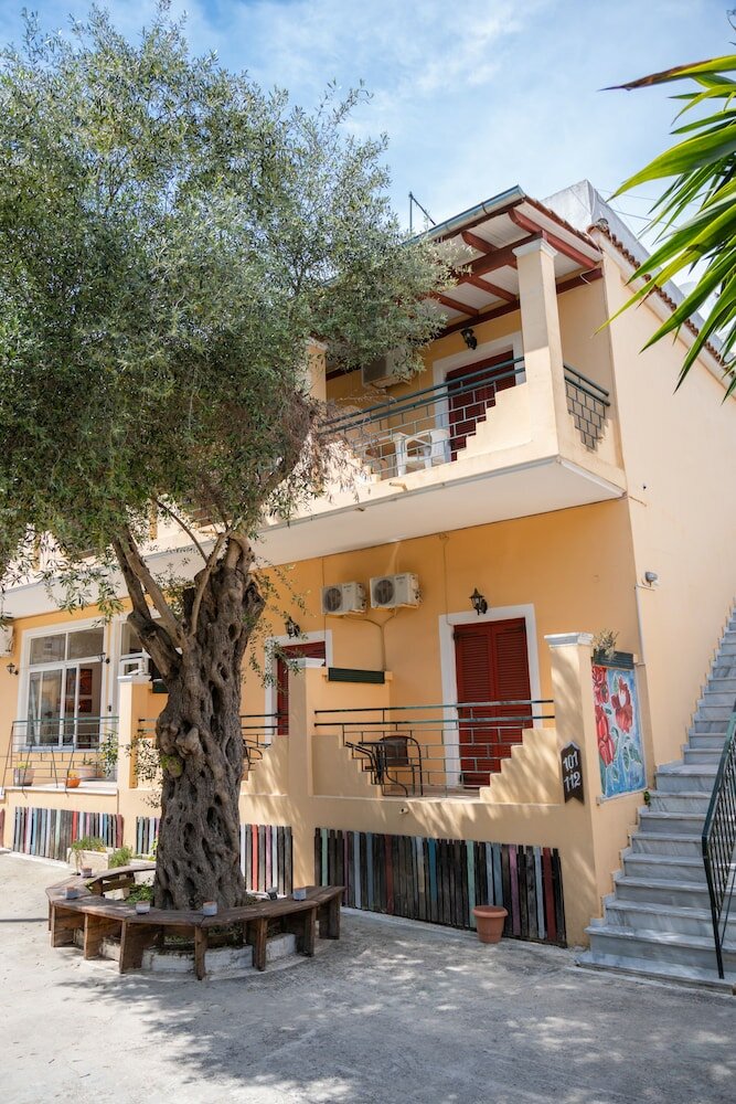 Фото Wilde Rose Hotel