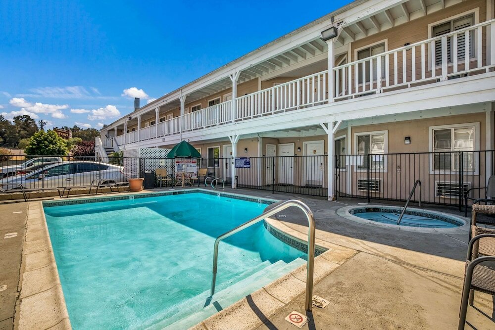 Фото Rodeway Inn Old Town Temecula