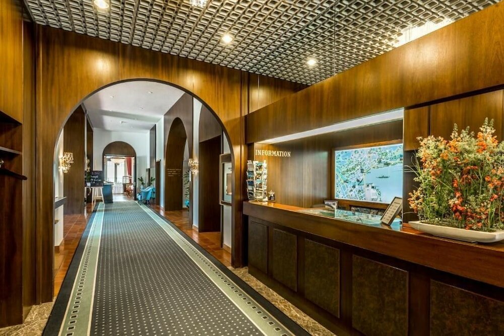 Фото Grand Hotel Europe