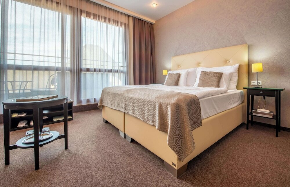 Фото Hotel Danubia Gate