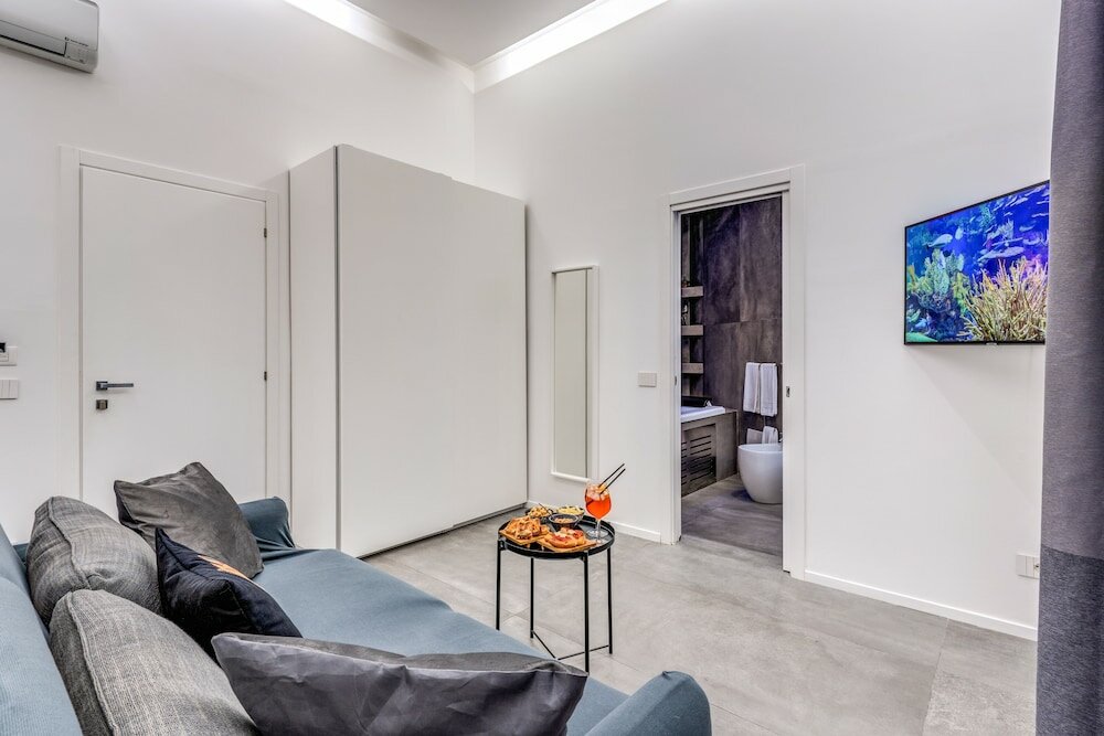 Фото Gallery Suite Naples