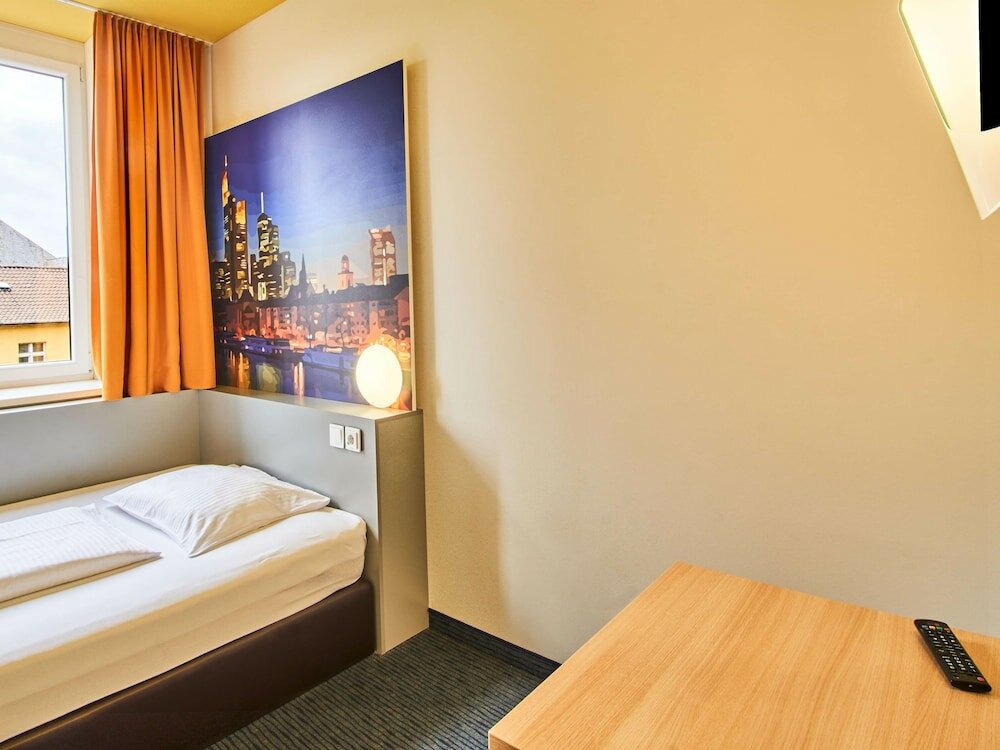 Фото B&b Hotel Frankfurt-Hbf