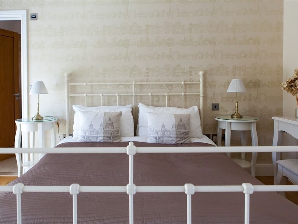 Фото Birch House B&b