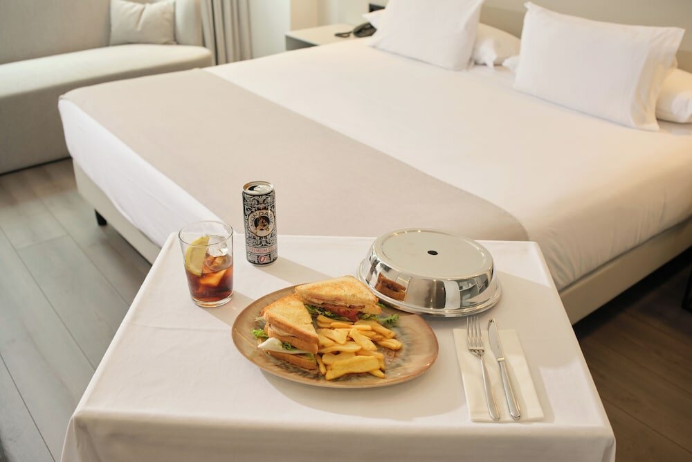 Фото 1881 Madrid Ventas Hotel