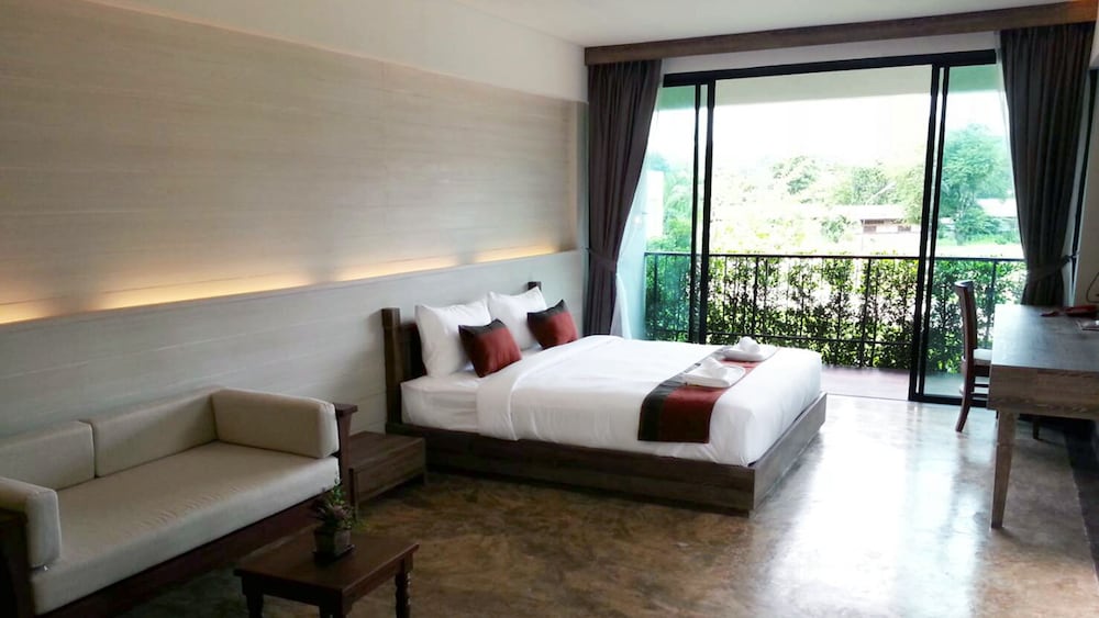 Фото B2 Mae Hong Son Premier Hotel