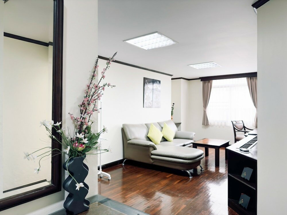 Фото Yellow Ribbon Hills Boutique Suites