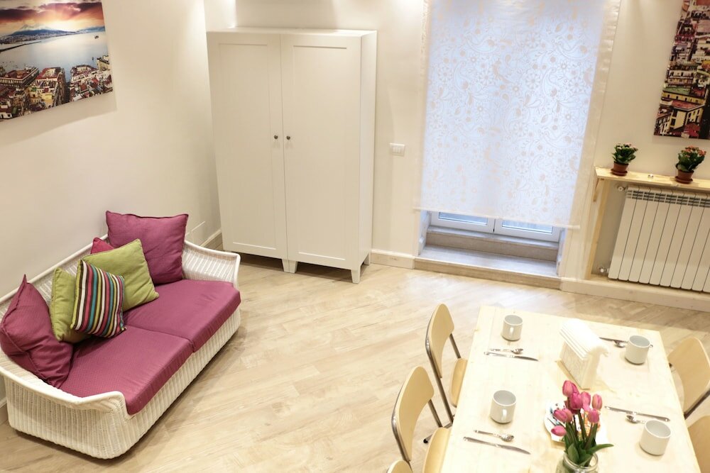 Фото B&b Napoli La scalinata di Chiaia