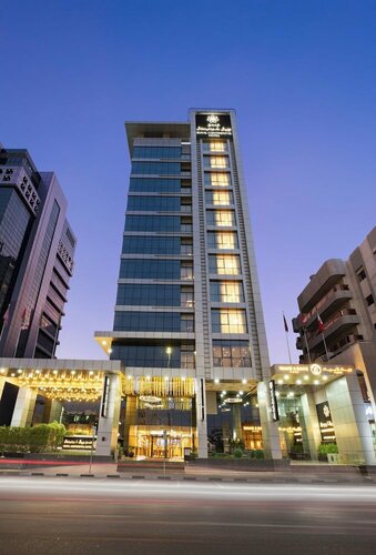 Гостиница Royal Continental Hotel в Шардже