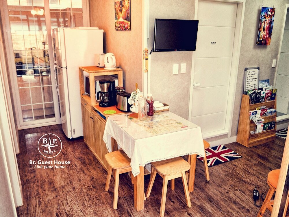 Фото Br. Guesthouse Hongdae