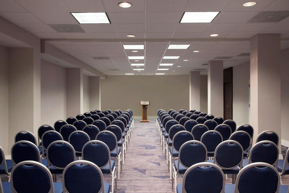 Фото Sheraton Norfolk Waterside Hotel