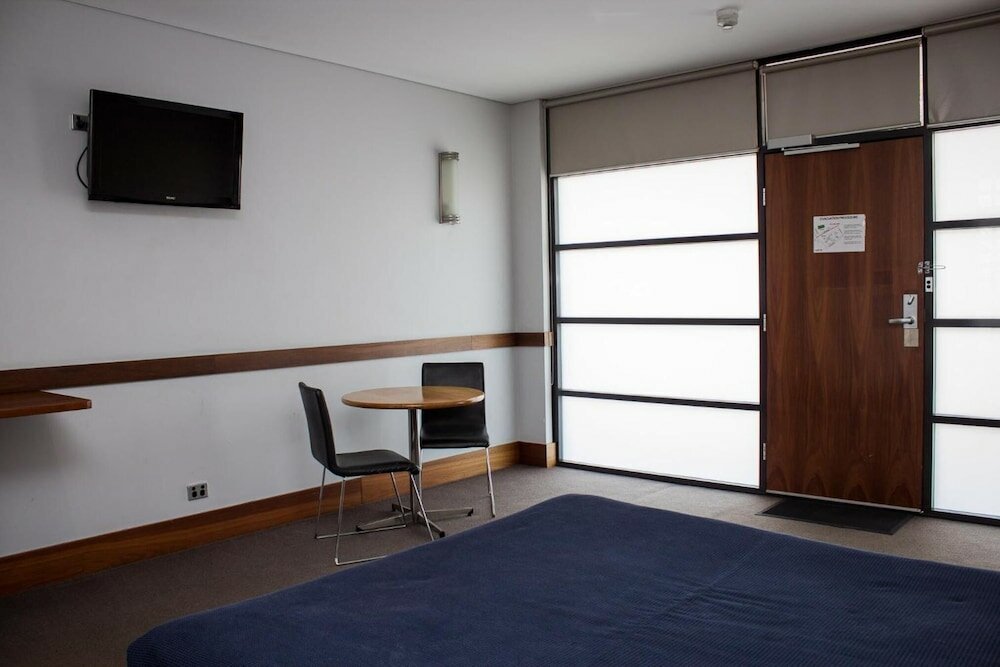 Фото Highlander Hotel Bar Kitchen Rooftop