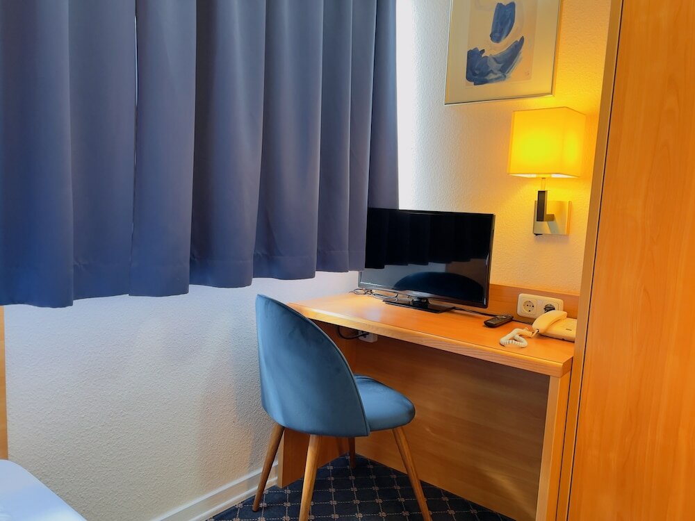 Фото Elbbrücken Hotel