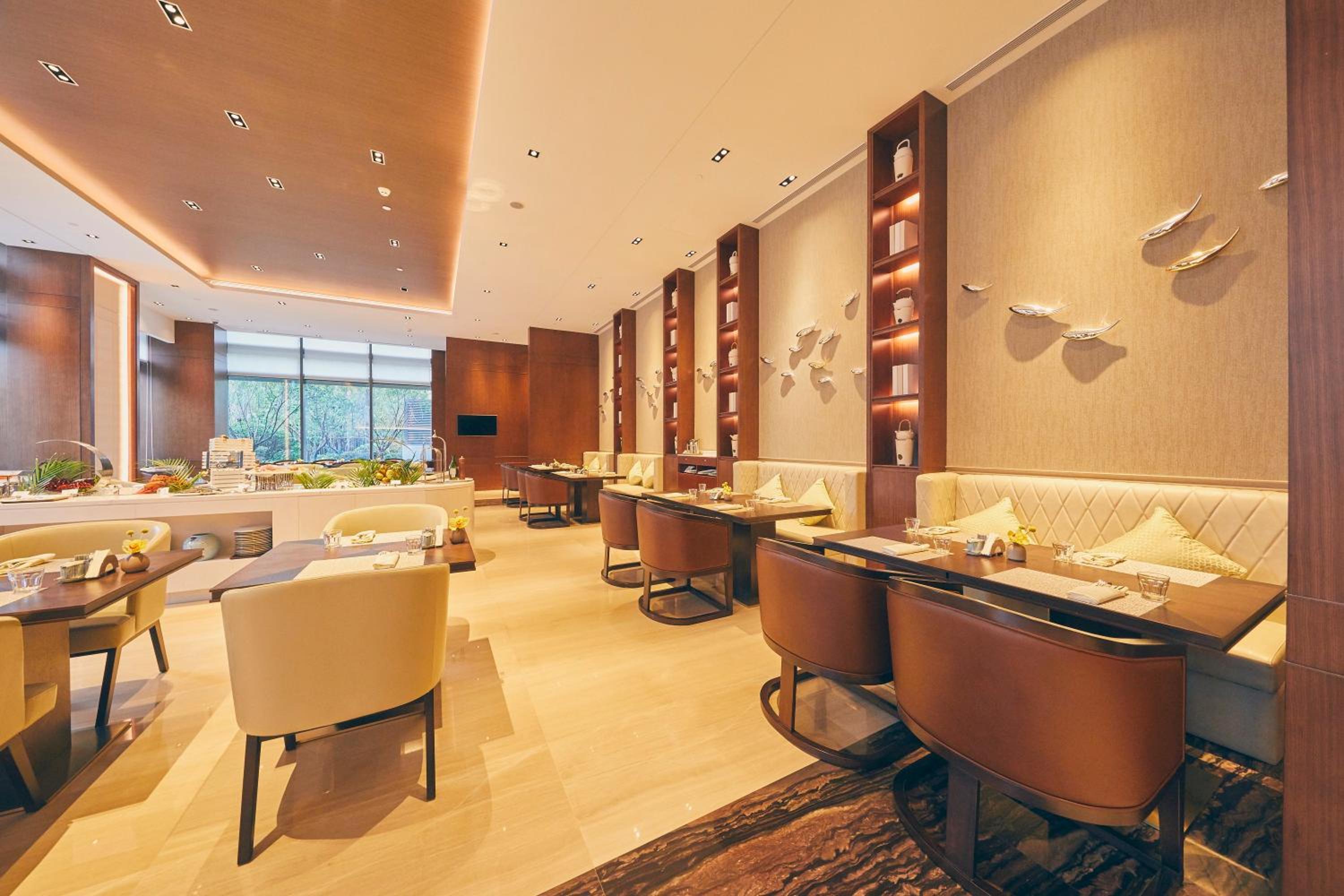 Фото LJZ Supreme Tower Hotel