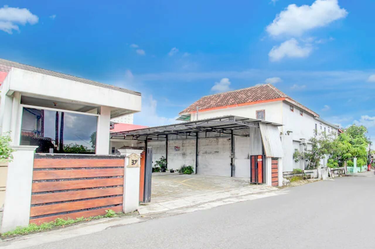 Фото RedDoorz Syariah @ Wisma Arya 2