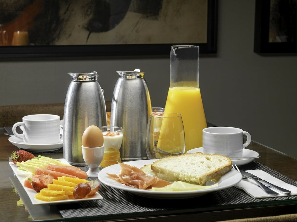 Фото Отель H10 Universitat