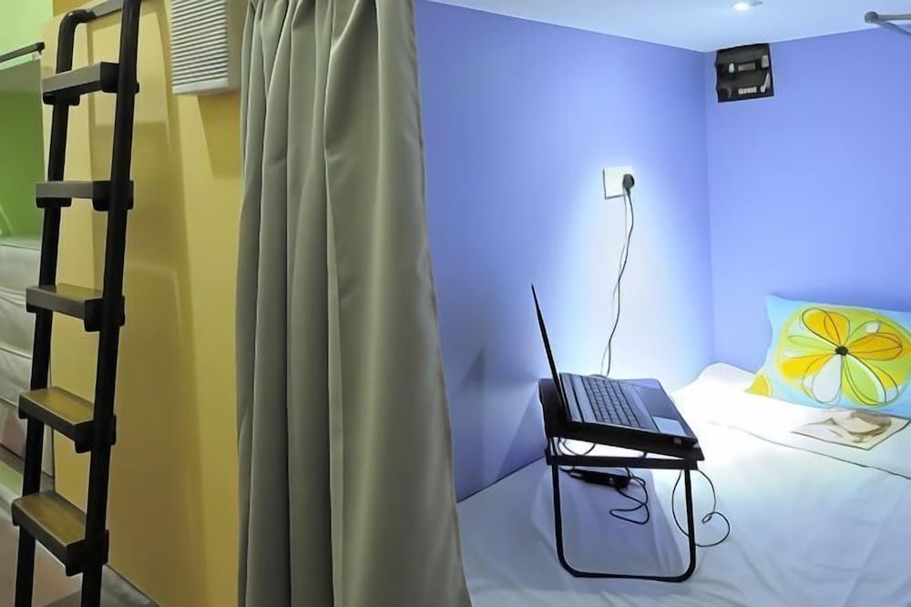 Фото Thirty Three Stewart Houze Guest House