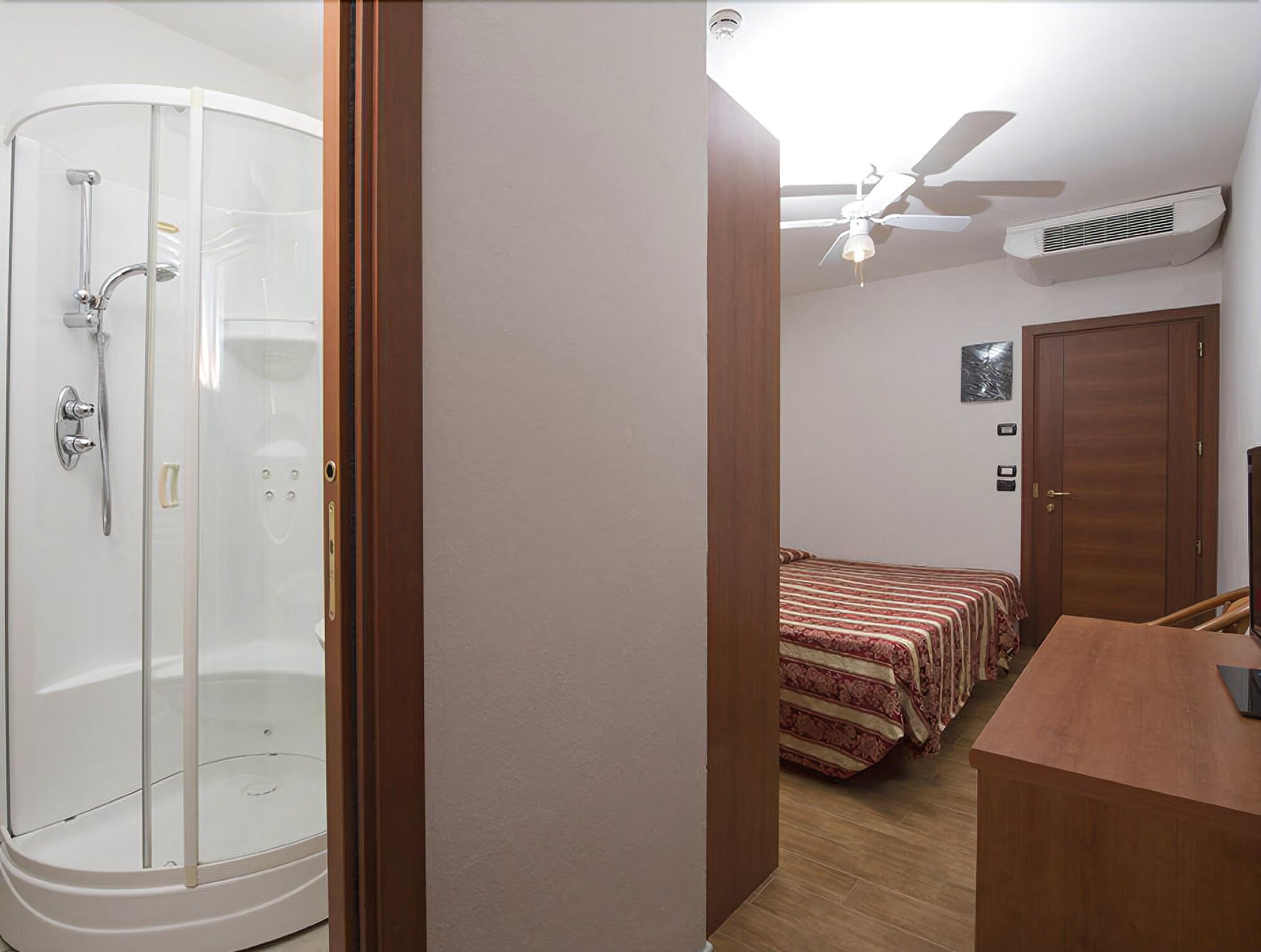 Фото Hotel Villa Linda