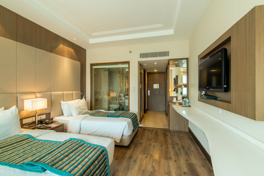 Фото Howard Plaza The Fern