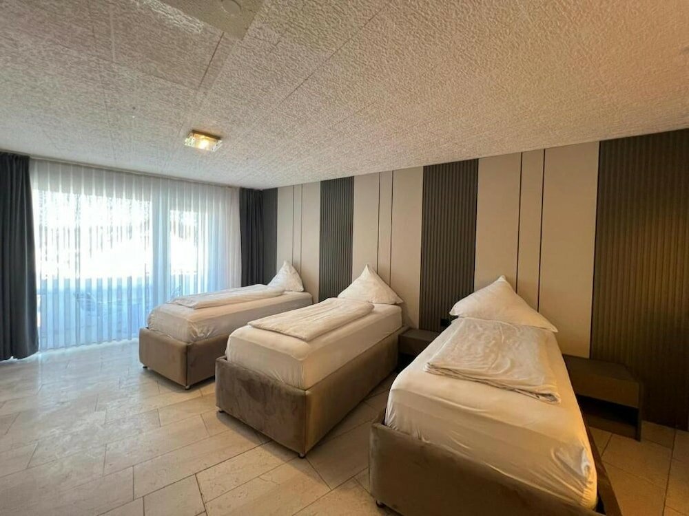 Фото Отель Hafez Bad Salzuflen