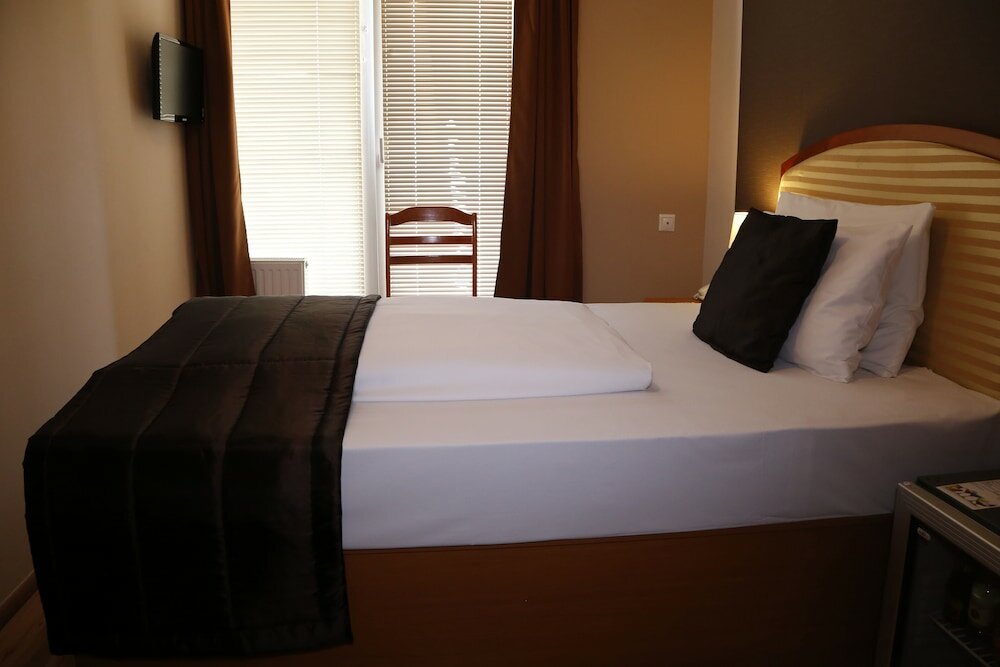 Фото Six Inn Hotel