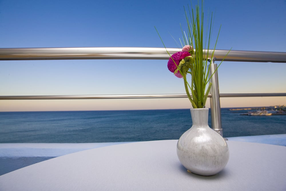 Фото Astron Hotel