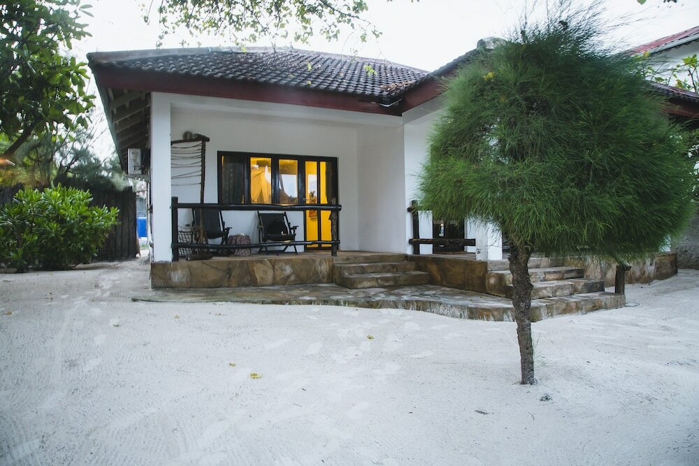 Фото Moonshine Uroa Boutique Hotel